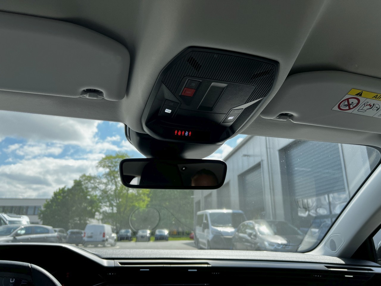 Foto 1 - 308 PureTech 130 Allure Pack RFK LED NAV, Olivine Grün Metallic (Grün)