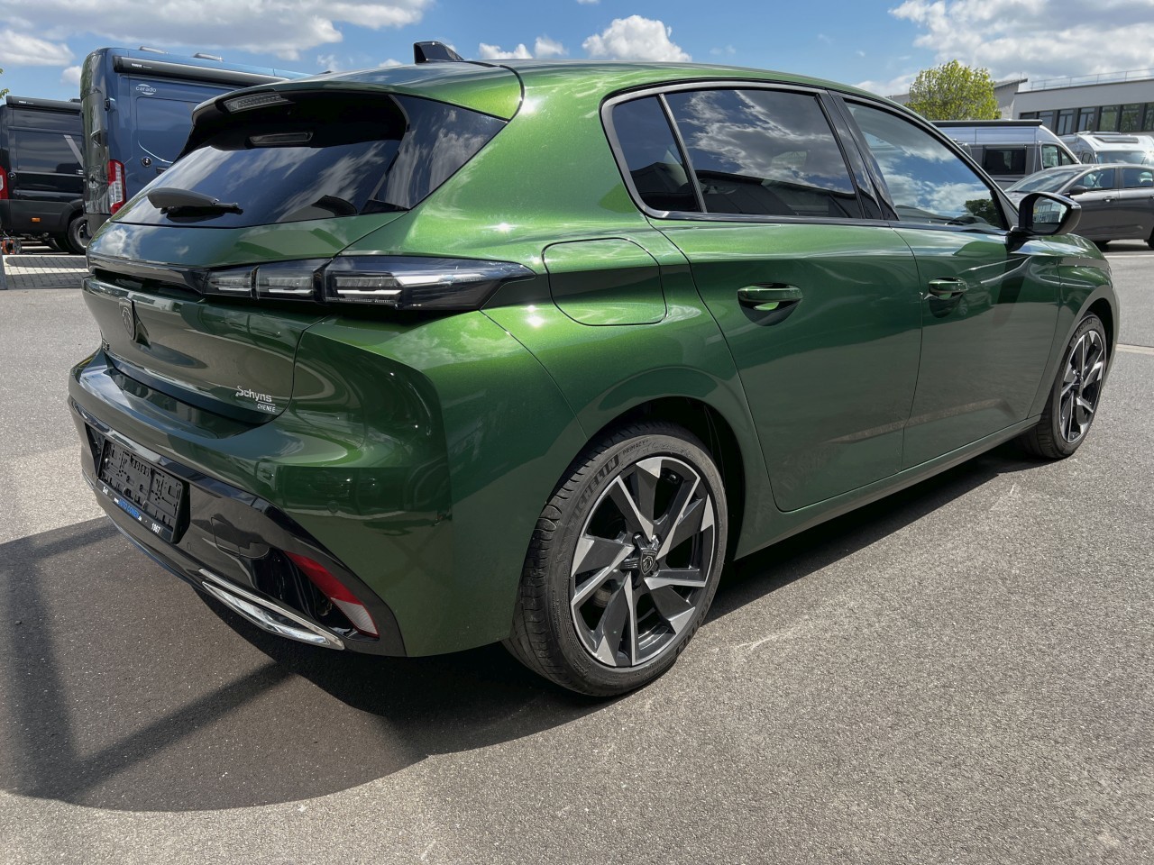 Foto 1 - 308 PureTech 130 Allure Pack RFK LED NAV, Olivine Grün Metallic (Grün)