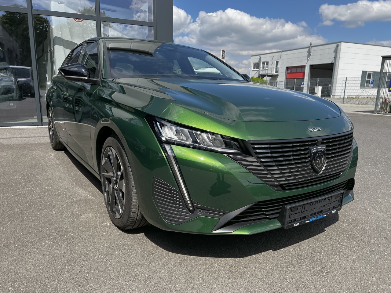 Foto 1 - 308 PureTech 130 Allure Pack RFK LED NAV, Olivine Grün Metallic (Grün)