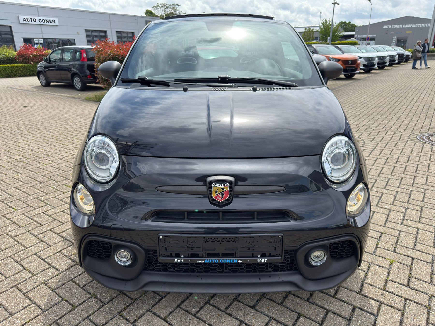 Foto 1 - Abarth 500 595 1.4 T-Jet SM Monster Energy Yamaha, NEGRO SCORPIONE (Schwarz)