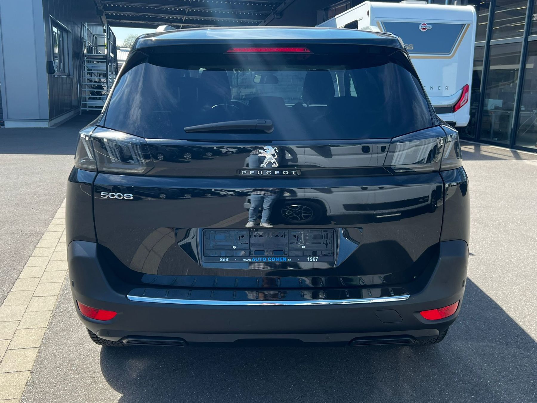 Foto 1 - PEUGEOT 5008 Allure Pack B-HDI130EAT8+7 Sitzer+LED+ParkA, Met. Perla Nera Schwarz (Schwarz)