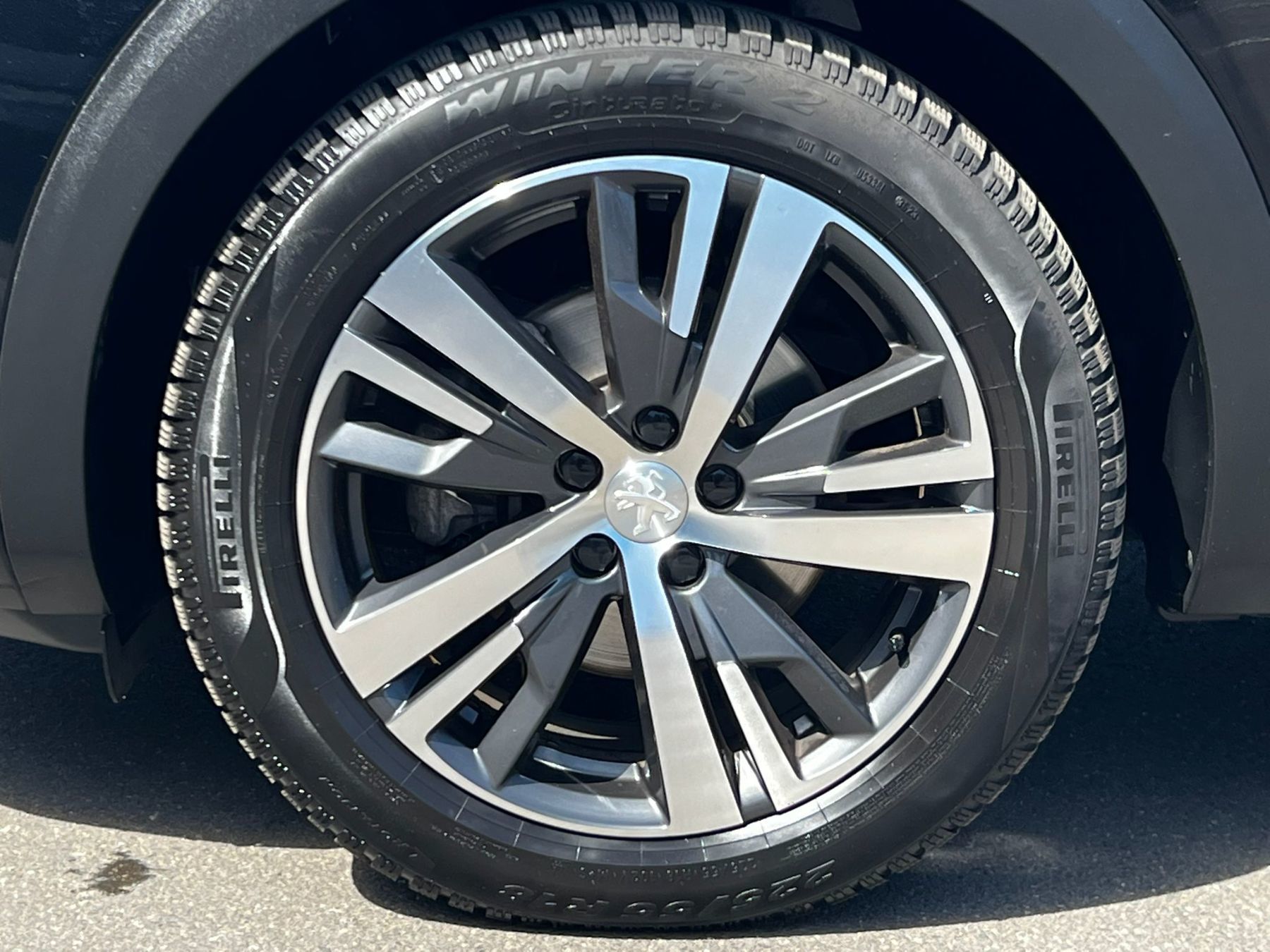 Foto 1 - PEUGEOT 5008 Allure Pack B-HDI130EAT8+7 Sitzer+LED+ParkA, Met. Perla Nera Schwarz (Schwarz)