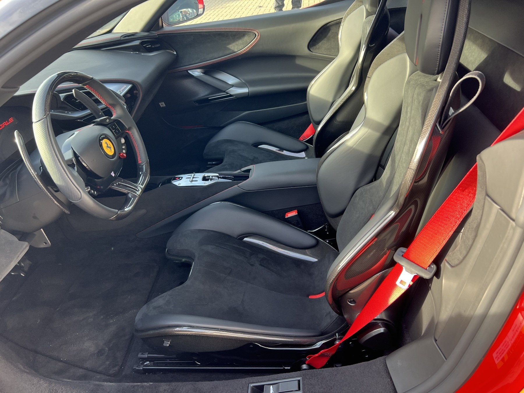 Foto 1 - SF90 STRADALE 4.0 PHEV 735KW *Ein Traum in Rot*, Rot