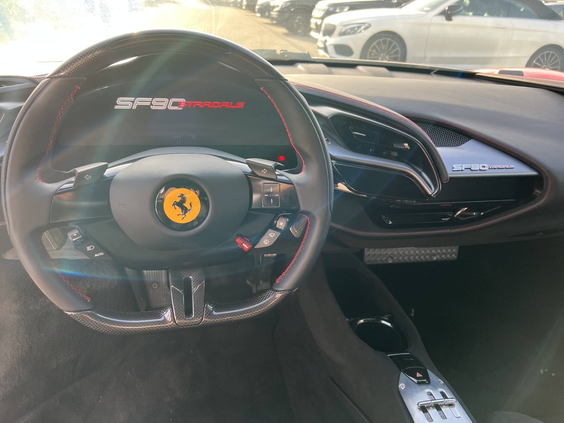 Foto 1 - SF90 STRADALE 4.0 PHEV 735KW *Ein Traum in Rot*, Rot