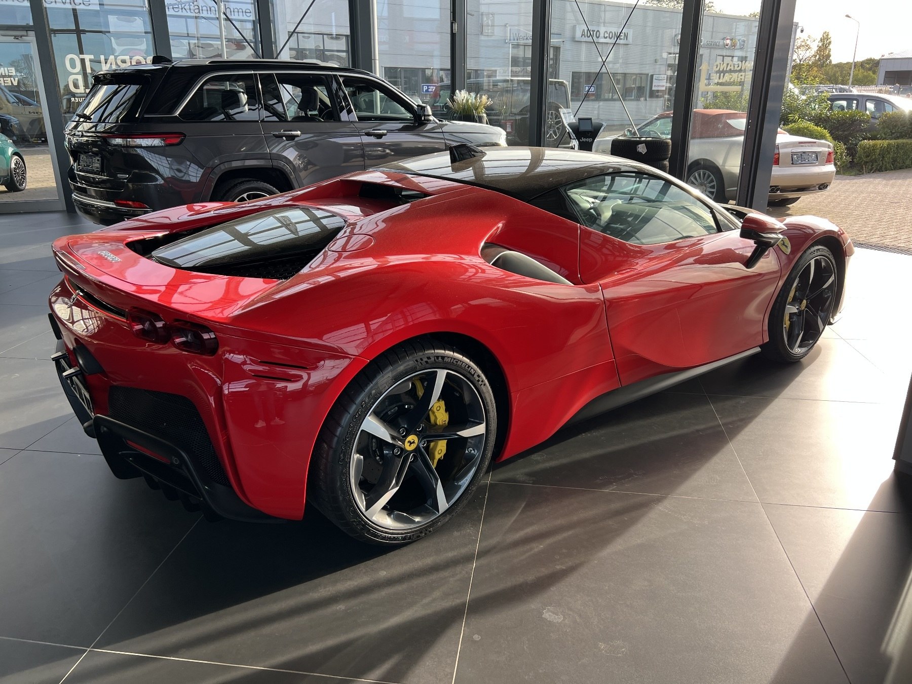 Foto 1 - SF90 STRADALE 4.0 PHEV 735KW *Ein Traum in Rot*, Rot