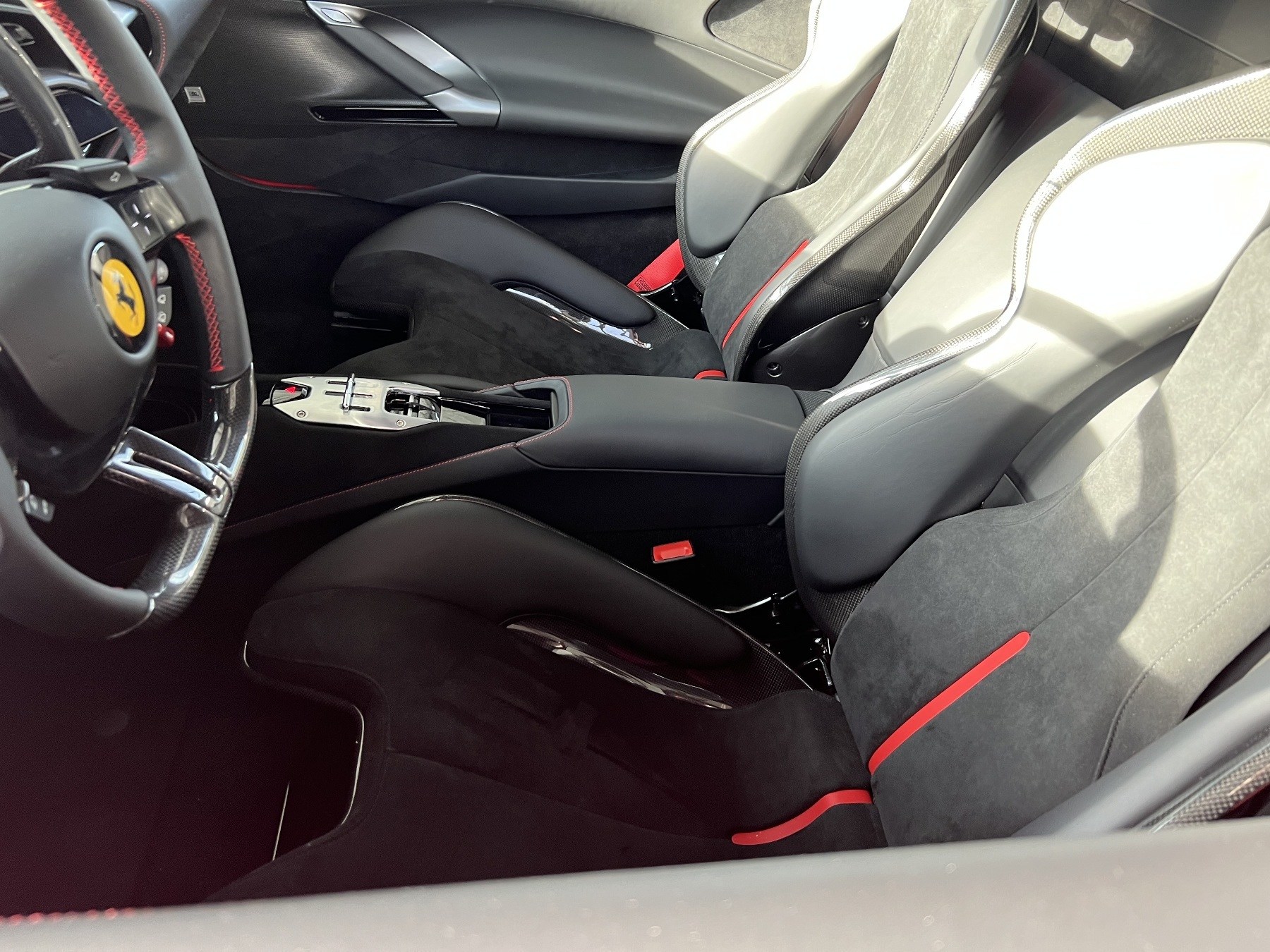 Foto 1 - SF90 STRADALE 4.0 PHEV 735KW *Ein Traum in Rot*, Rot