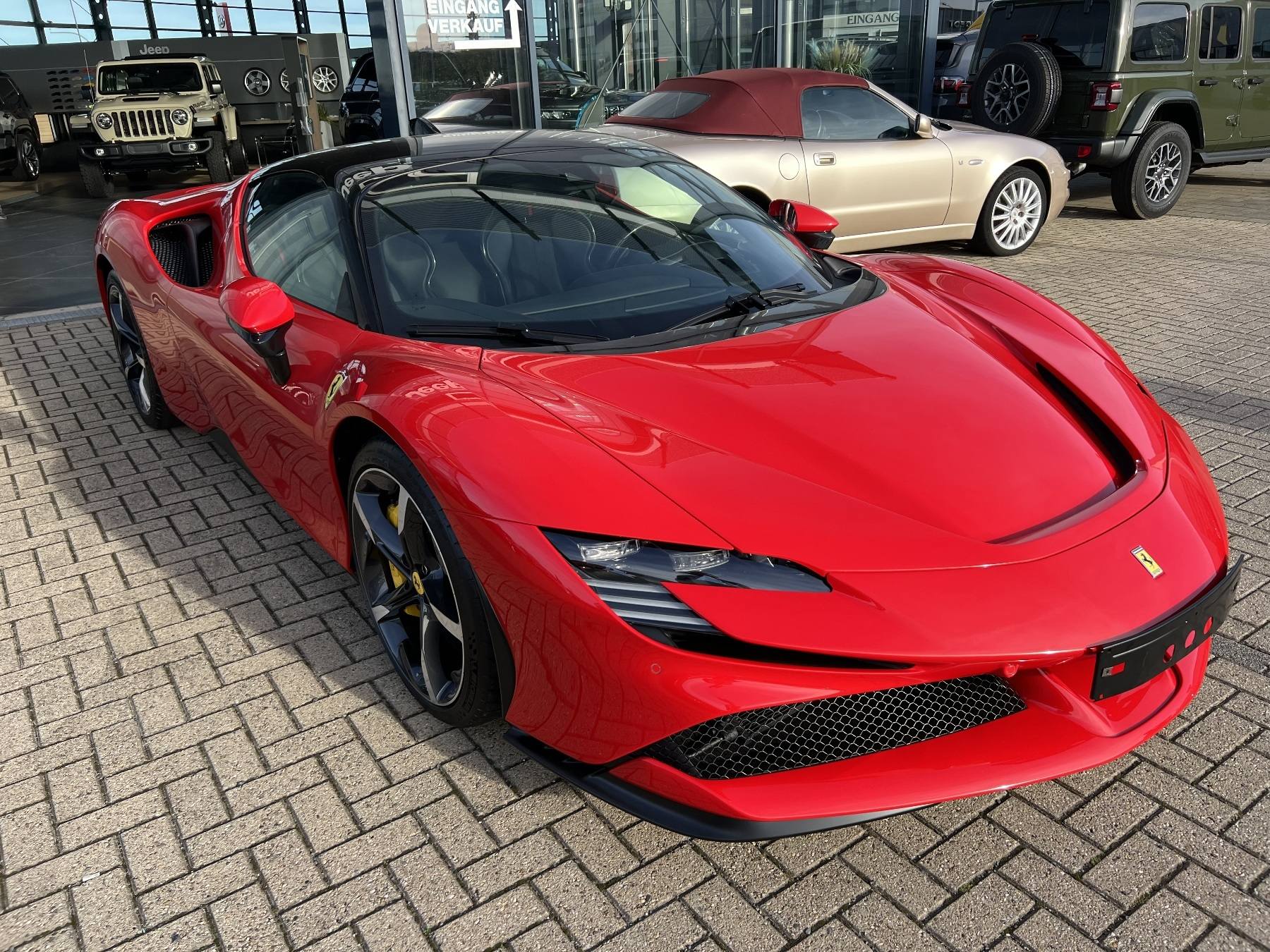 Foto 1 - SF90 STRADALE 4.0 PHEV 735KW *Ein Traum in Rot*, Rot