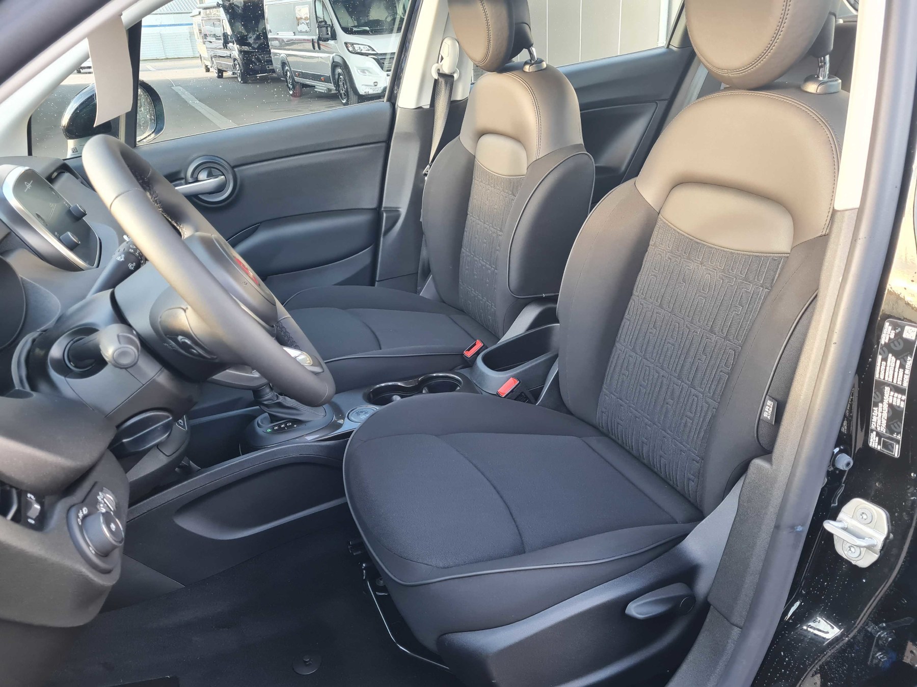 Foto 1 - 500X Cabrio Dolcevita 1.5 Hybrid GSE 96kW MY24, Cinema Schwarz (Schwarz)