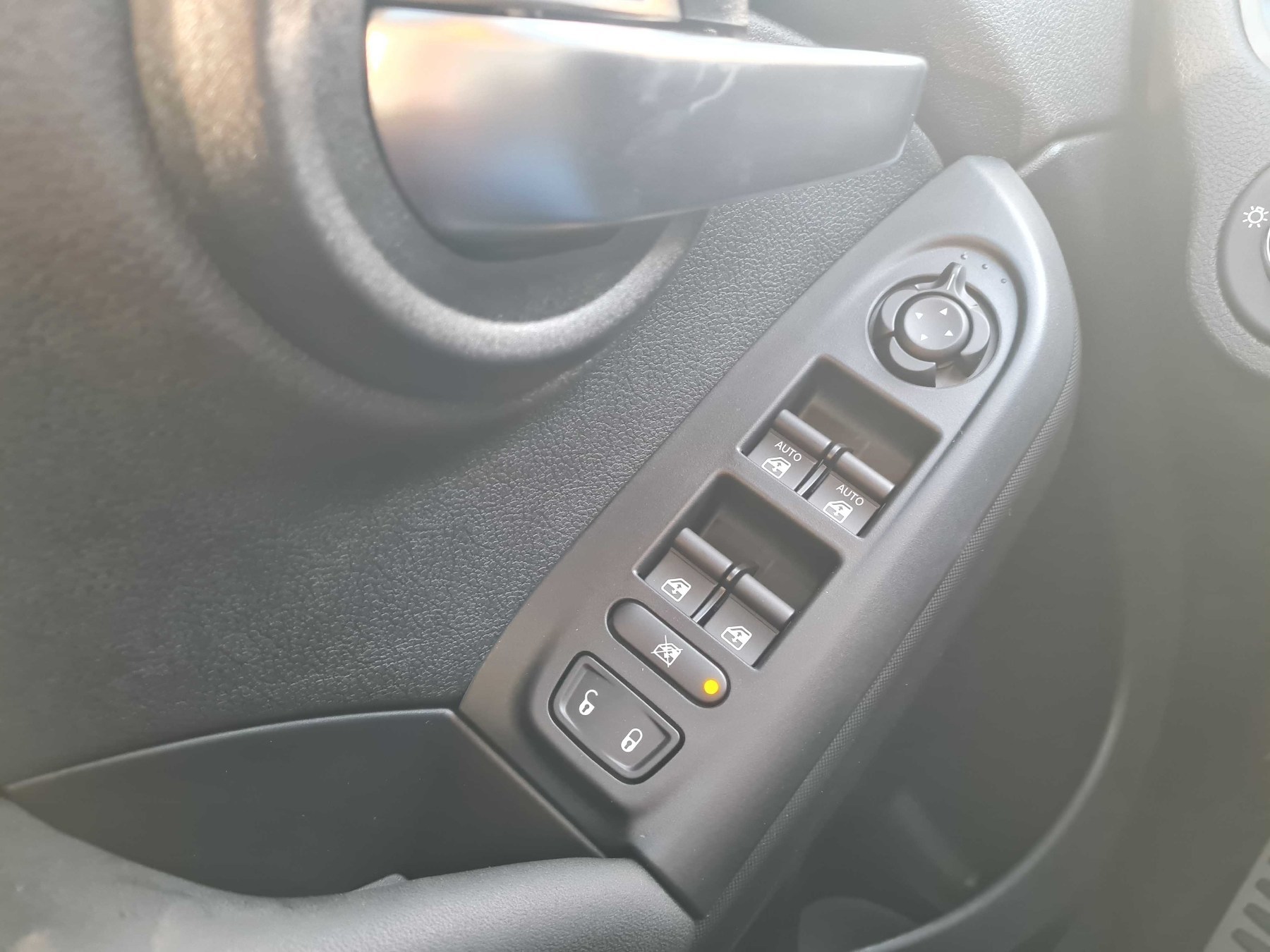 Foto 1 - 500X Cabrio Dolcevita 1.5 Hybrid GSE 96kW MY24, Cinema Schwarz (Schwarz)