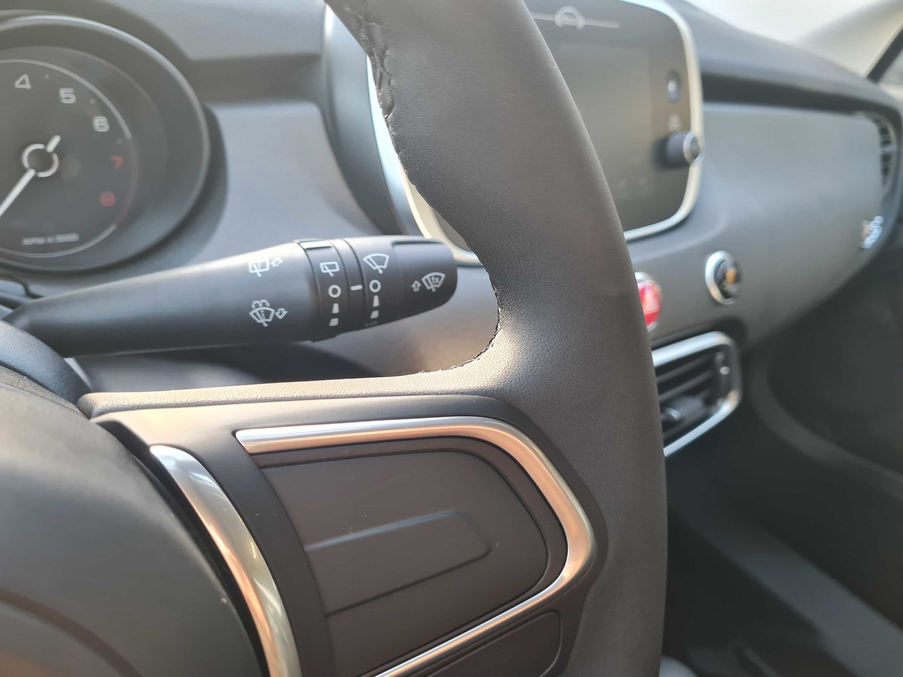 Foto 1 - 500X Cabrio Dolcevita 1.5 Hybrid GSE 96kW MY24, Cinema Schwarz (Schwarz)