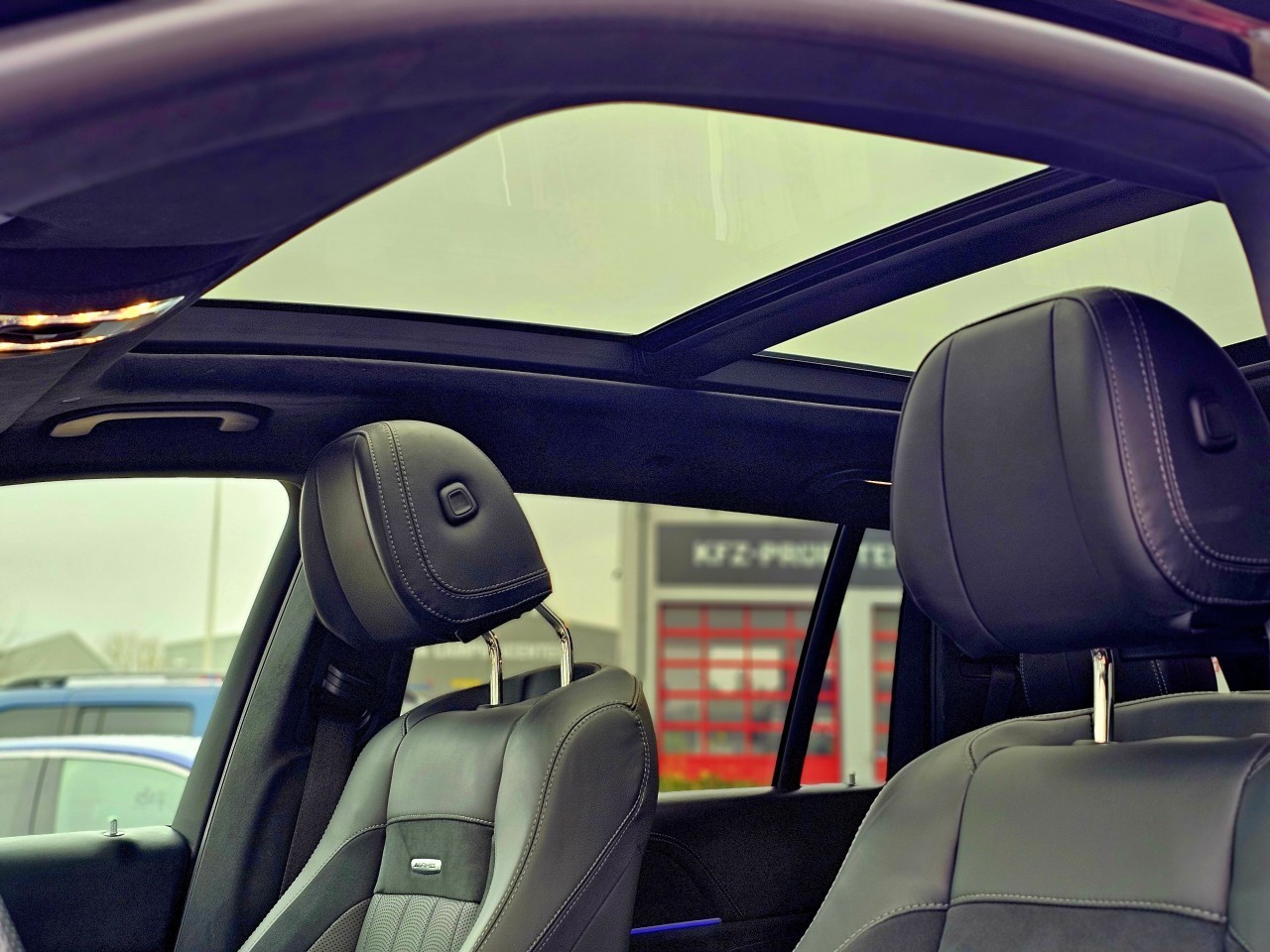 Foto 1 - GLS 63 AMG 63 4Matic+ EQ Boost Performance Guard, Obsidianschwarz metallic (Schwarz)