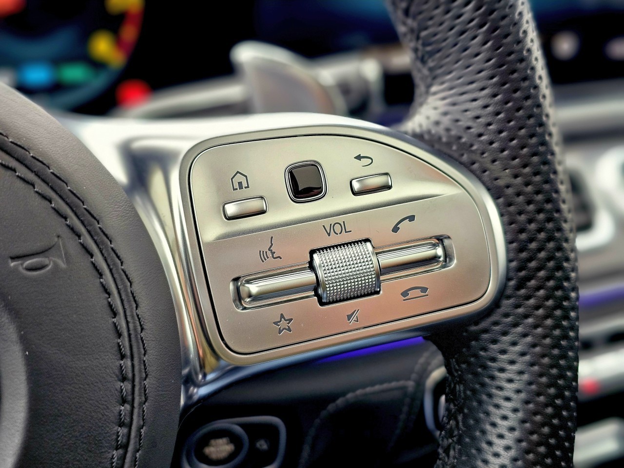 Foto 1 - GLS 63 AMG 63 4Matic+ EQ Boost Performance Guard, Obsidianschwarz metallic (Schwarz)