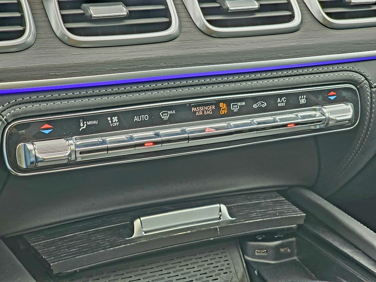 Foto 1 - GLS 63 AMG 63 4Matic+ EQ Boost Performance Guard, Obsidianschwarz metallic (Schwarz)