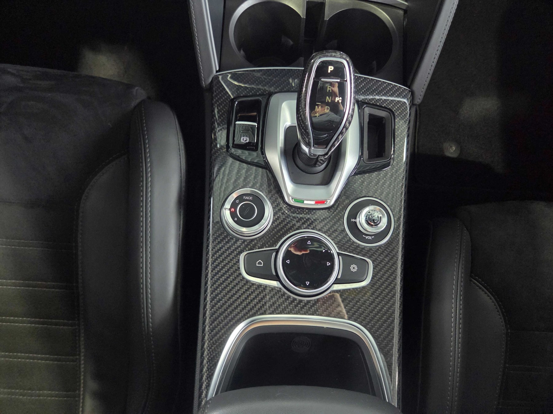 Foto 1 - Alfa Romeo Stelvio QUADRIFOGLIO 2.9 AT8-Q4 #NAVI XENON DAB+, Nero Vulcano, Metallic (Schwarz)