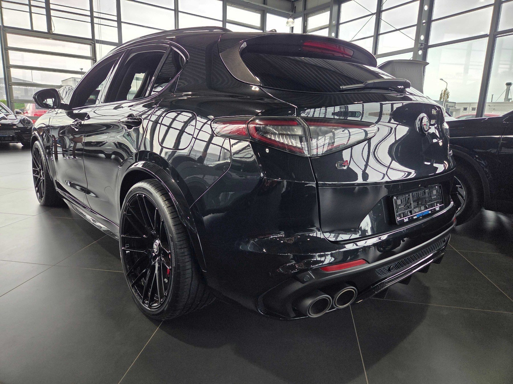 Foto 1 - Alfa Romeo Stelvio QUADRIFOGLIO 2.9 AT8-Q4 #NAVI XENON DAB+, Nero Vulcano, Metallic (Schwarz)