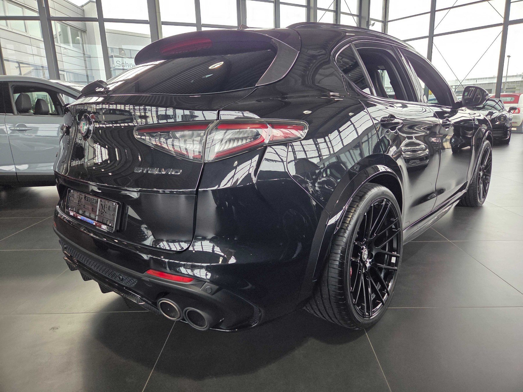 Foto 1 - Alfa Romeo Stelvio QUADRIFOGLIO 2.9 AT8-Q4 #NAVI XENON DAB+, Nero Vulcano, Metallic (Schwarz)