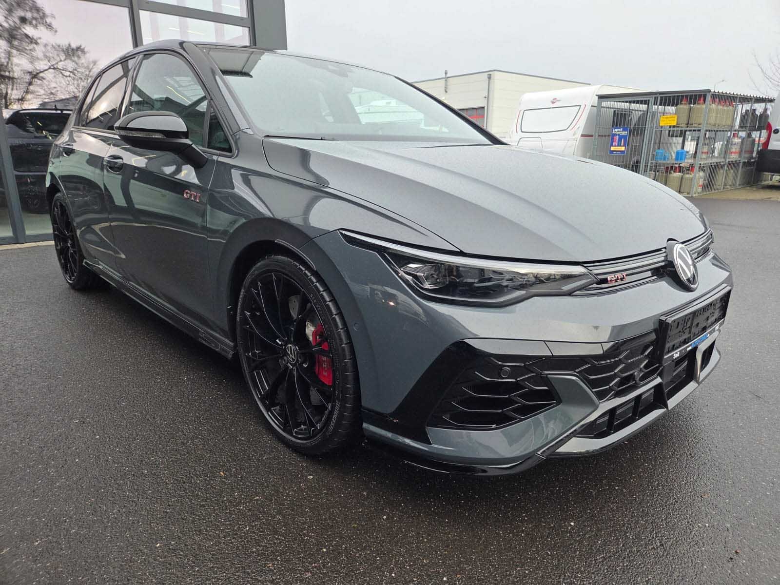 Foto 1 - Golf GTI Clubsport 2.0 DSG SSD NAV KAM 19LM 8-Fa, Delfingrau Metallic (Grau)