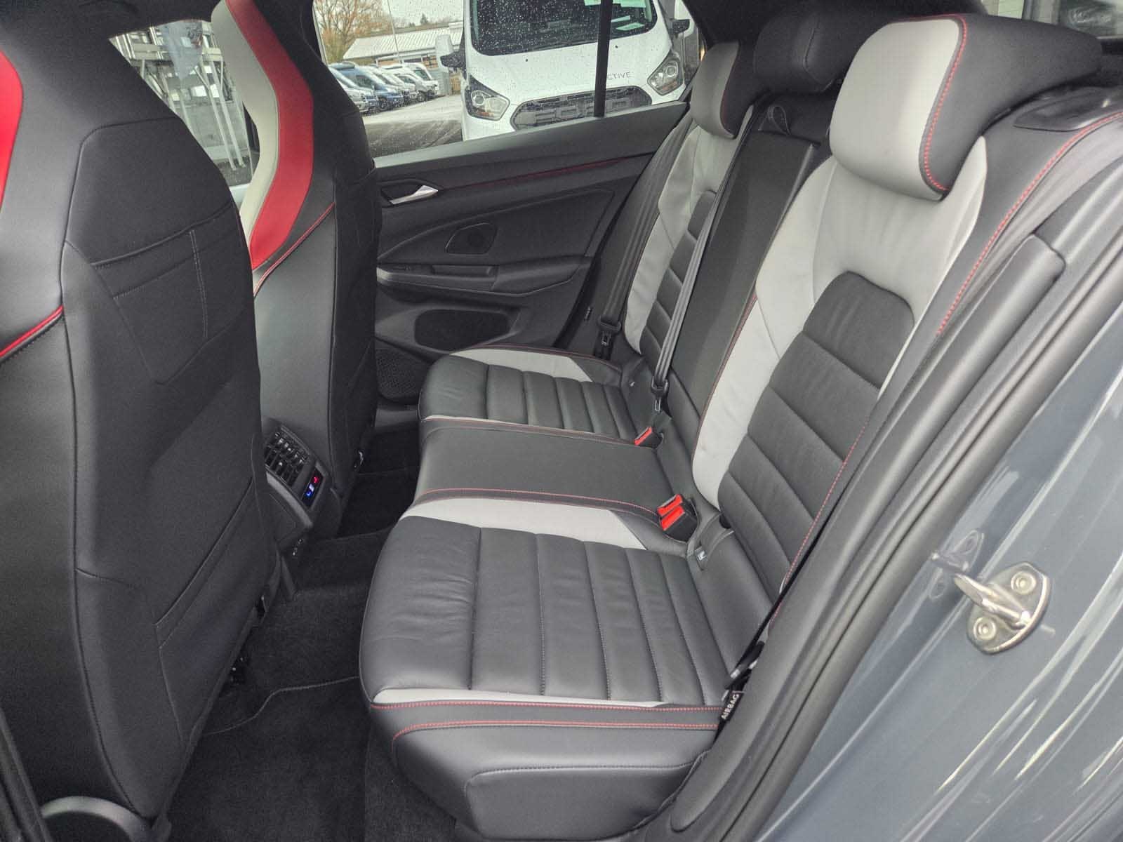 Foto 1 - Golf GTI Clubsport 2.0 DSG SSD NAV KAM 19LM 8-Fa, Delfingrau Metallic (Grau)