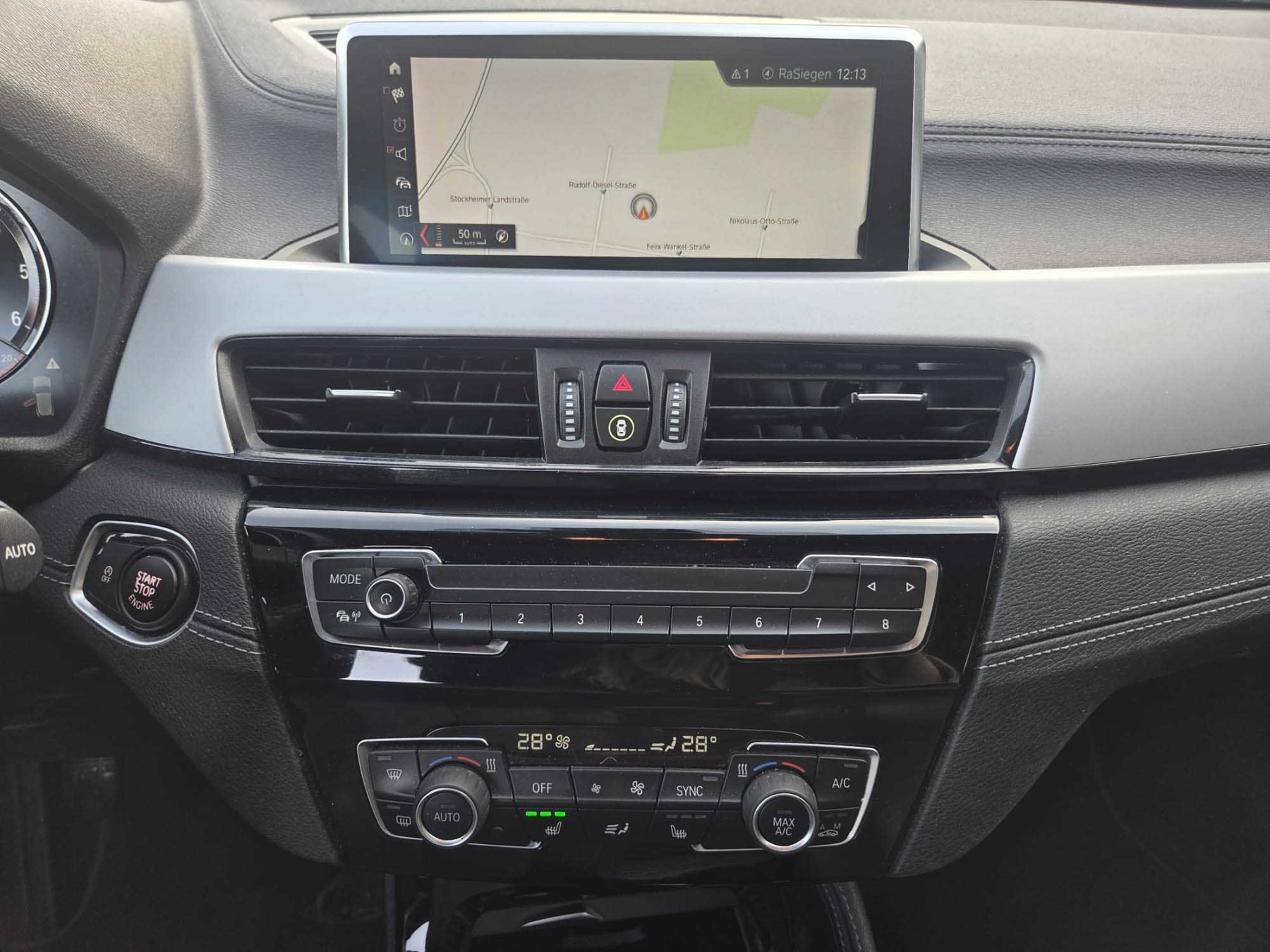 Foto 1 - X2 xDrive 18 d 2.0 Allrad Leder SSD Sitzh. NAV P, BLACK SAPPHIRE METALLIC (Schwarz)