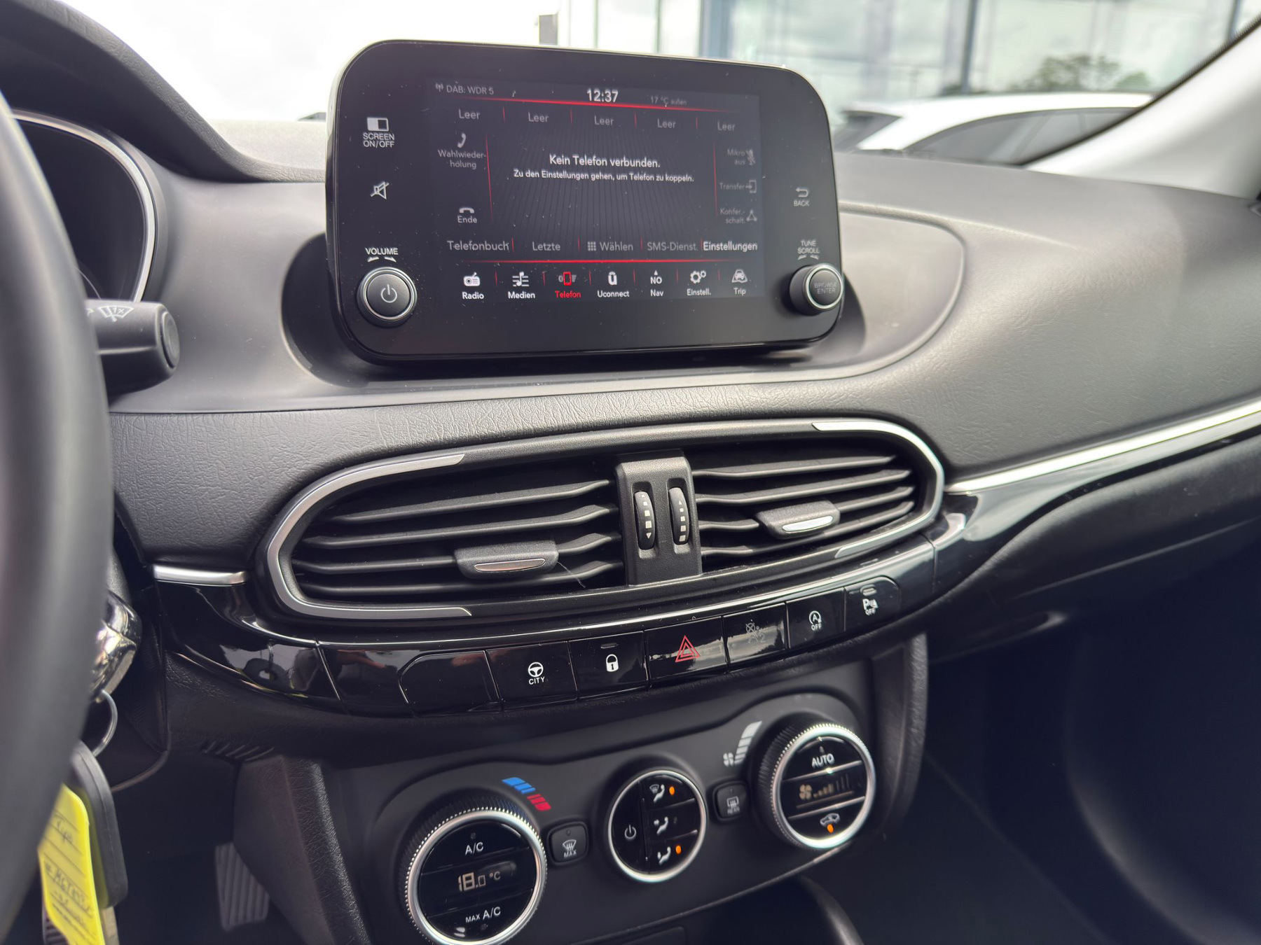Foto 1 - Fiat Tipo Kombi Life 1.6 96kW AHK NAV KAM Sitzh., Cinema Schwarz (Schwarz)