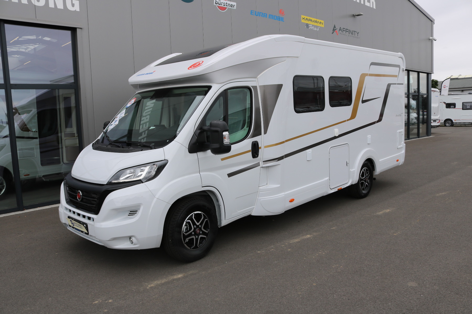 Foto 1 - Profila T 675 SB Modial+Fahr Ass-5e sitz, Glattblech weiß (Weiß)