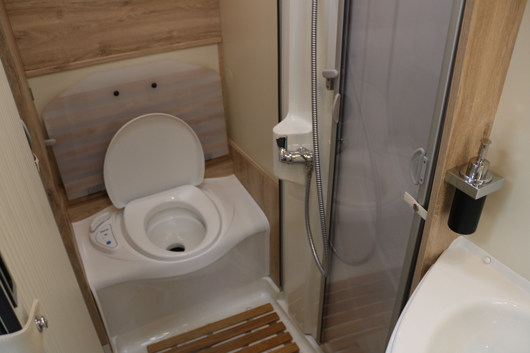 Foto 1 - Profila T 675 SB Modial+Fahr Ass-5e sitz, Glattblech weiß (Weiß)