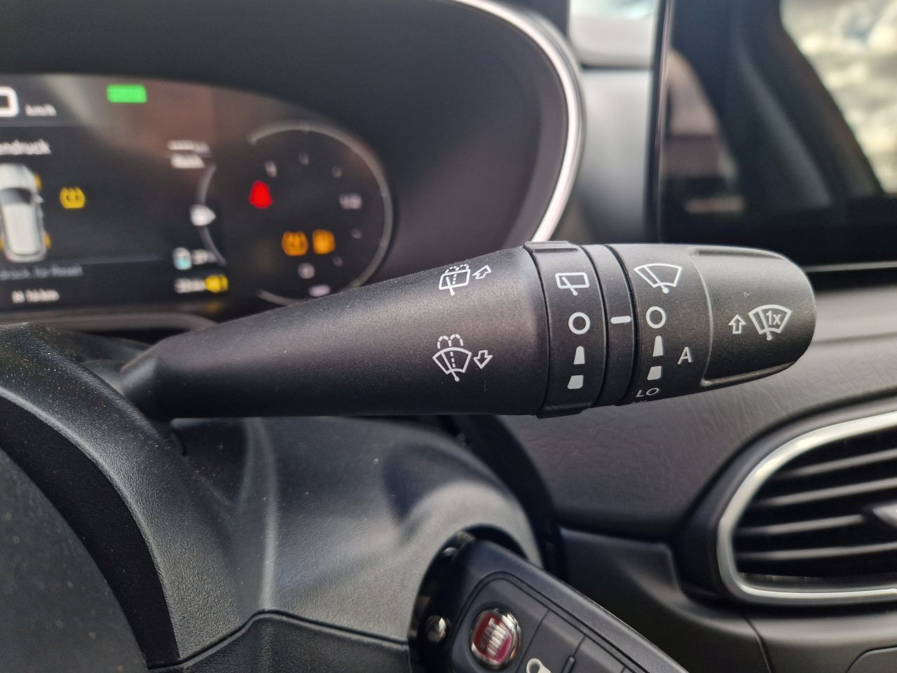 Foto 1 - Tipo (357) Hatchback Cross, WEISS (Weiß) (Weiß)