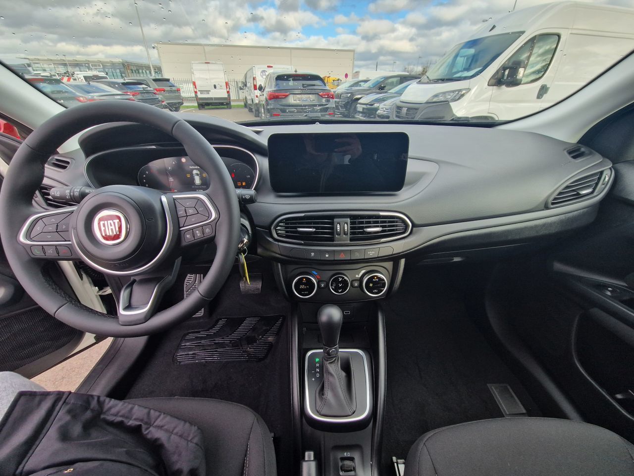 Foto 1 - Tipo (357) Hatchback Cross, WEISS (Weiß) (Weiß)