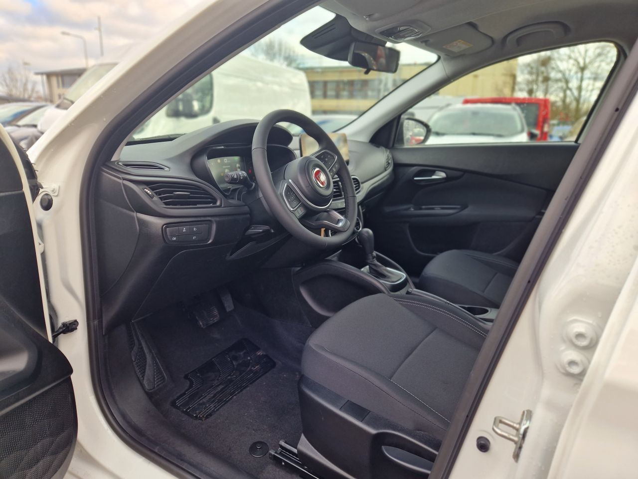 Foto 1 - Tipo (357) Hatchback Cross, WEISS (Weiß) (Weiß)