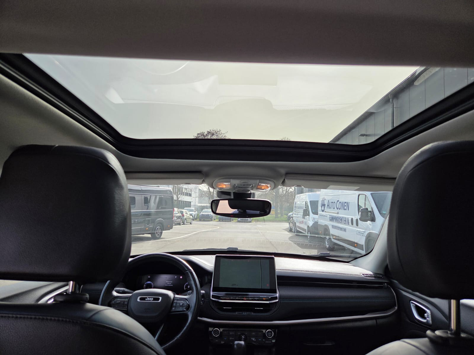 Foto 1 - Jeep Compass e-Hybrid Upland 1.5l T4 48V 19LM Premium, Zweifarb-Lackierung Azure Blue-Green/Dac (Blau) (B