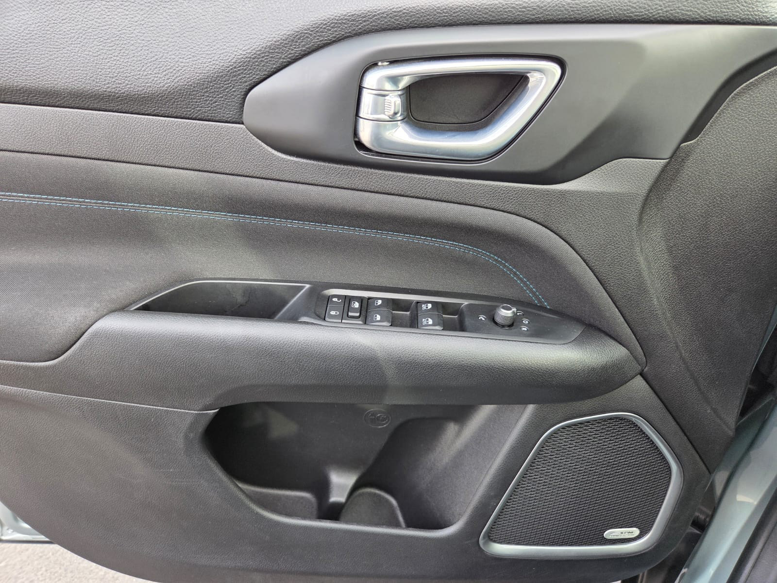 Foto 1 - Jeep Compass e-Hybrid Upland 1.5l T4 48V 19LM Premium, Zweifarb-Lackierung Azure Blue-Green/Dac (Blau) (B